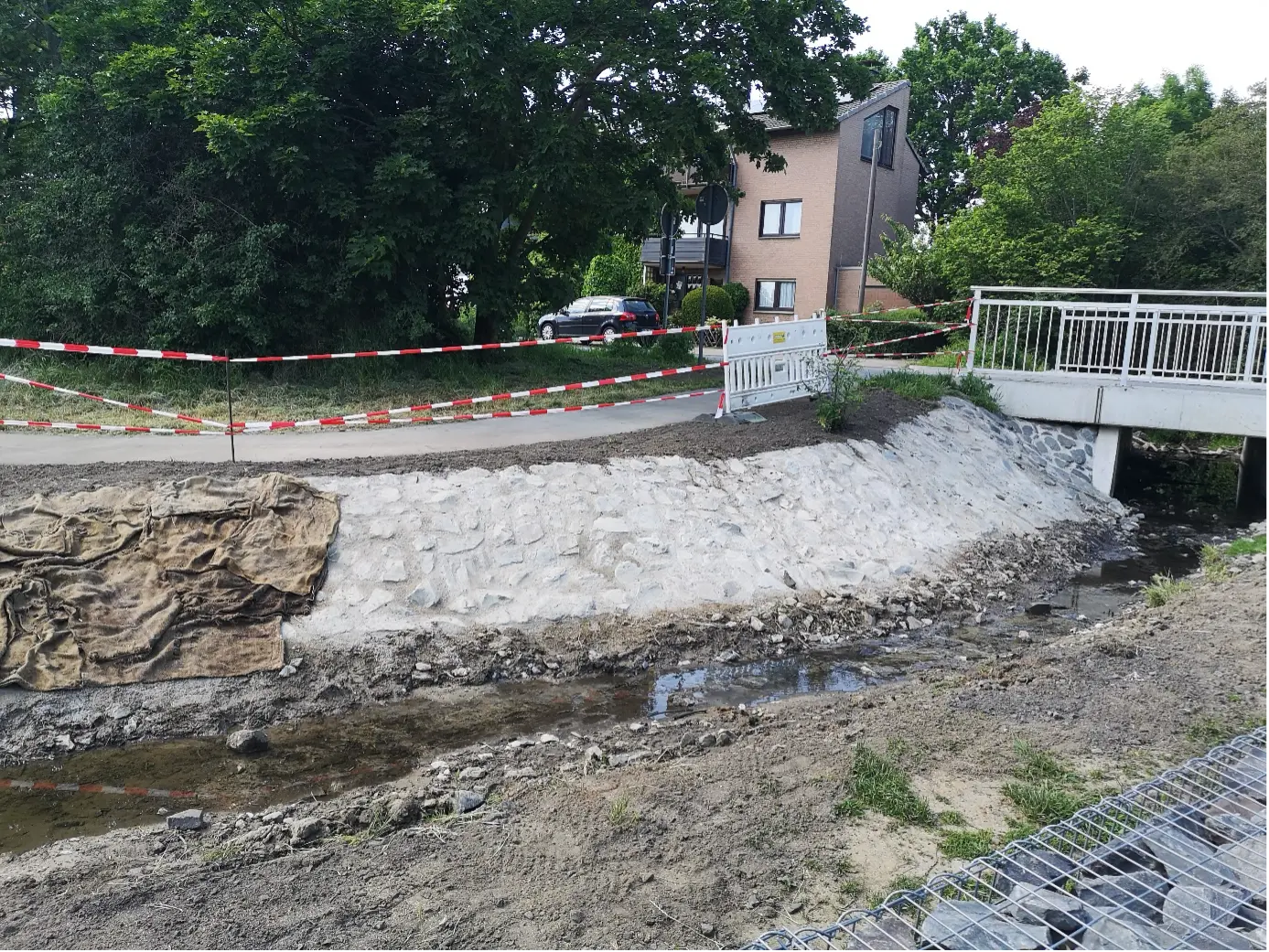 Dringend notwendige Böschungsbefestigung